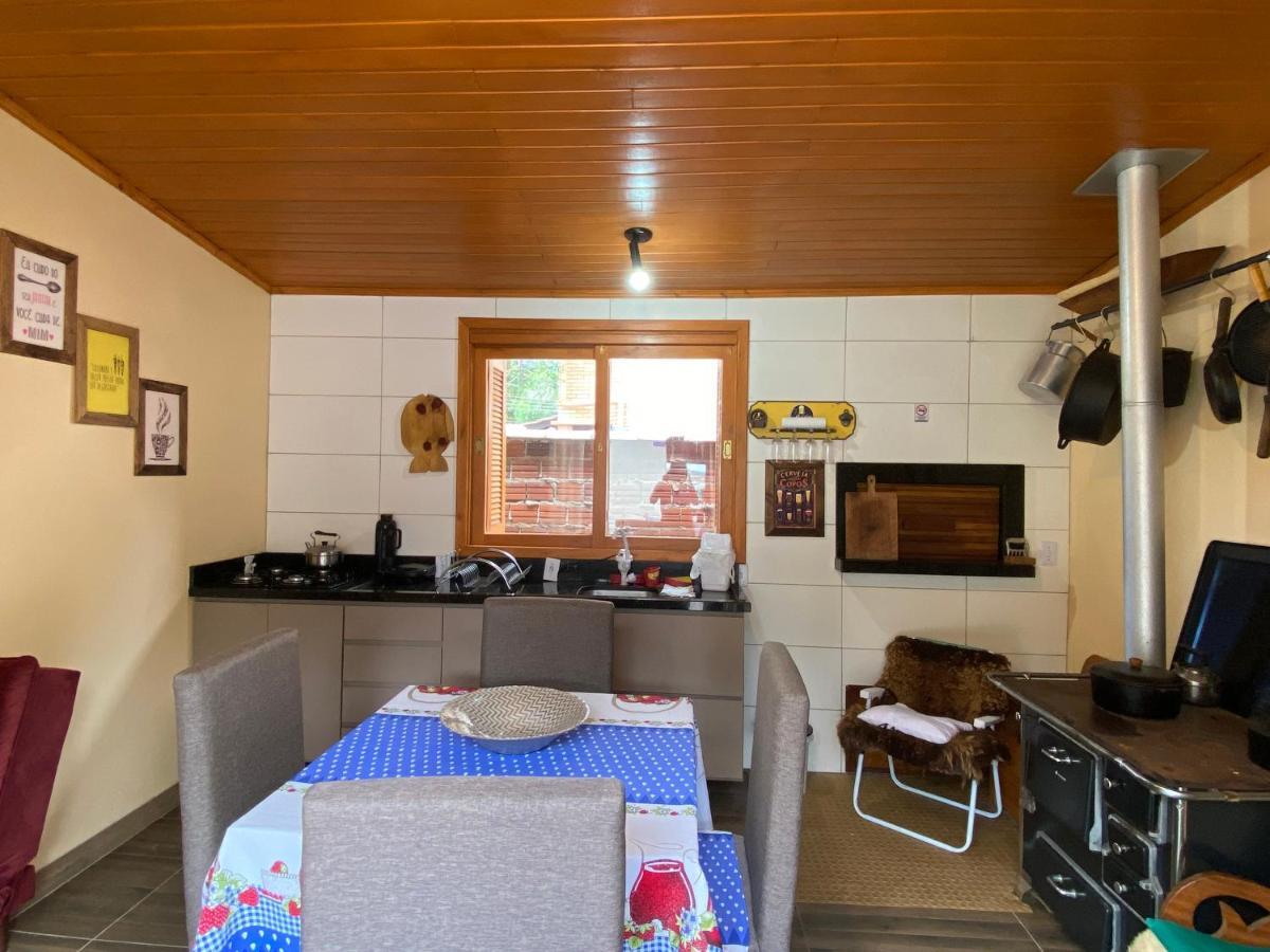 Casa Aconchegante Ou Suites Privativas カネラ エクステリア 写真